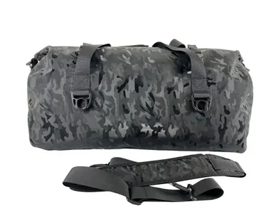 Qual é a diferença entre uma mochila seca de lona e uma bolsa seca?